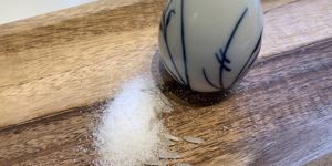Brug ris mod klumpet salt i saltbøssen